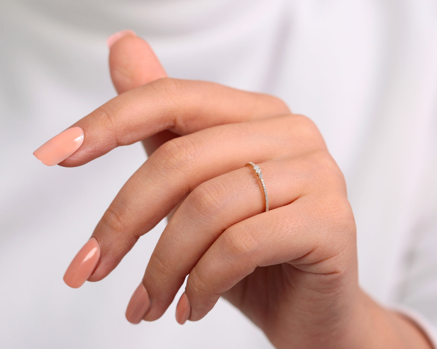 Asimetrik Baget ve Dizi Pırlanta Yüzük, 14K Sarı-Beyaz-Kırmızı Altın | LR00042D