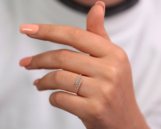 Dizi Yuvarlak Pırlanta Yüzük, 14K Sarı-Beyaz-Kırmızı Altın | LR00045D