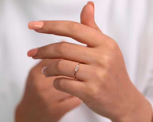 Trapez ve Baget Pırlanta Yüzük, 14K Sarı-Beyaz-Kırmızı Altın | LR00035D