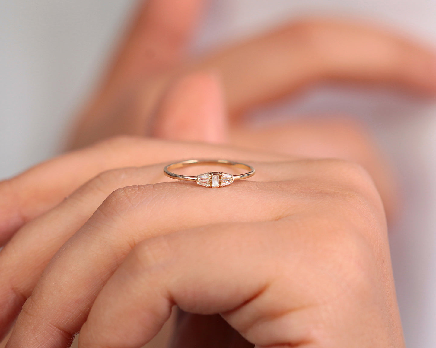 Trapez ve Baget Pırlanta Yüzük, 14K Sarı-Beyaz-Kırmızı Altın | LR00035D