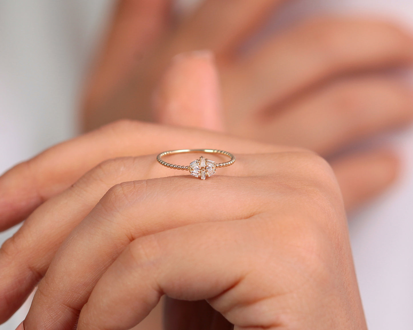 Trapez, Baget ve Yuvarlak Pırlanta Yüzük, 14K Sarı-Beyaz-Kırmızı Altın | LR00037D