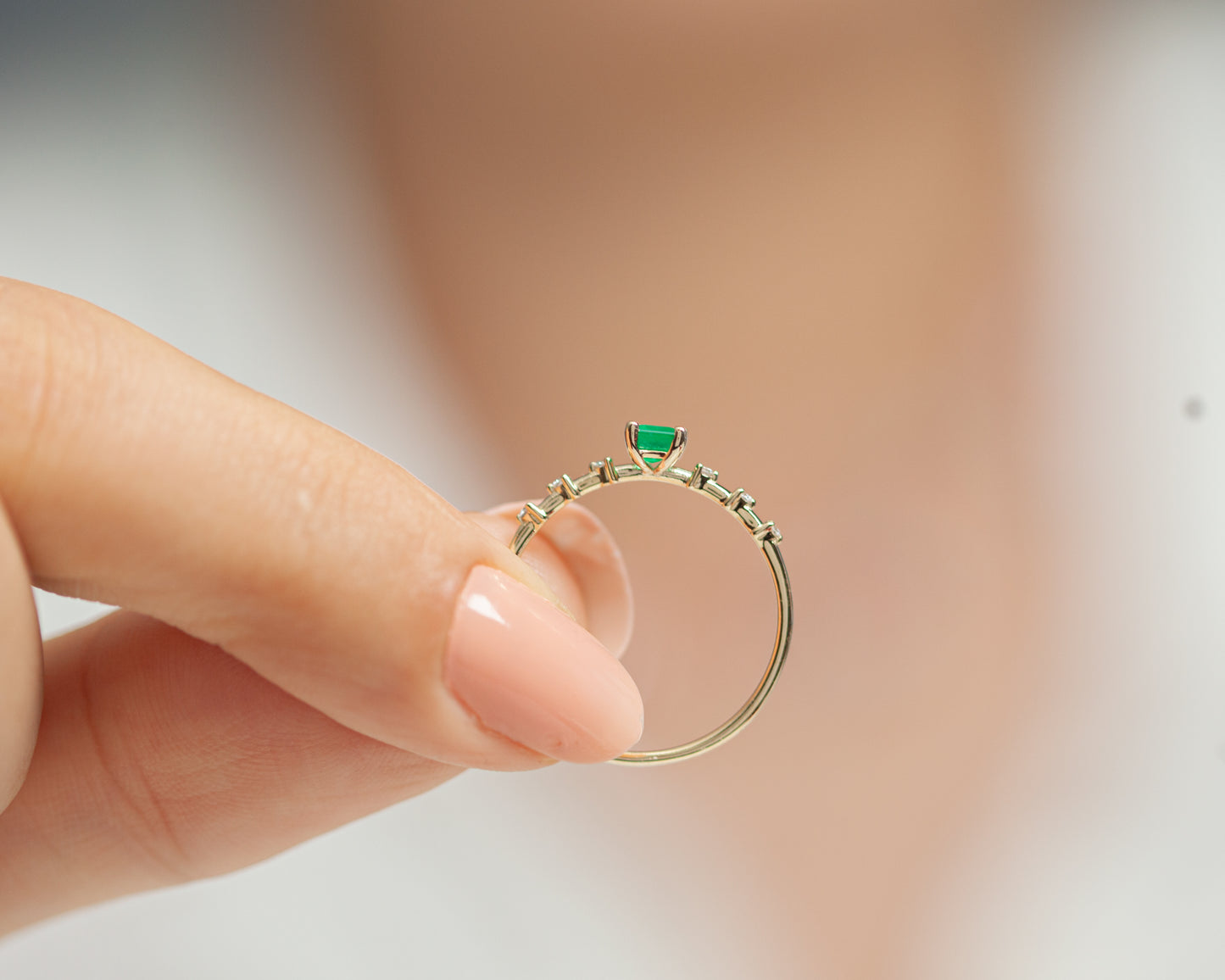 Baget Zümrüt Pırlantalı Yüzük, 14K Sarı-Beyaz-Kırmızı Altın | LR00057DE