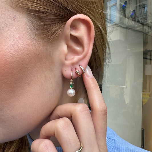 Oval Zümrüt İnci Sallantılı Küpe, 14K Sarı-Beyaz-Kırmızı Altın | LE00079PE