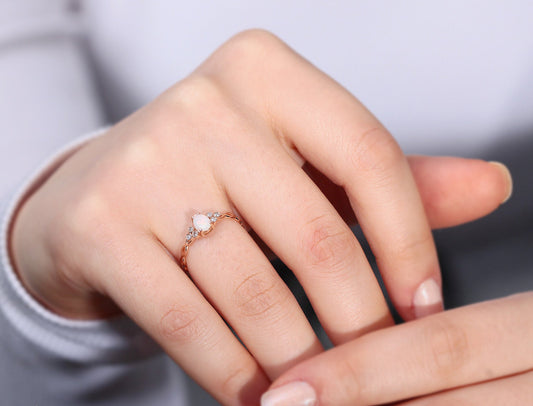 Damla Opal Sarmal Yüzük, 14K Sarı-Beyaz-Kırmızı Altın | LR00007DO