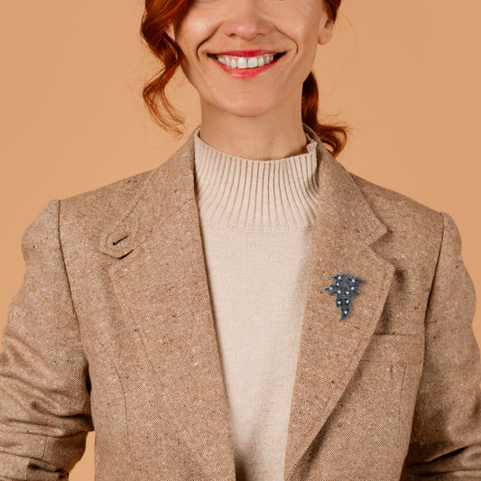 Pırlantalı Çam Yaprağı Yaka İğnesi, 925K Gümüş | LZ00007D