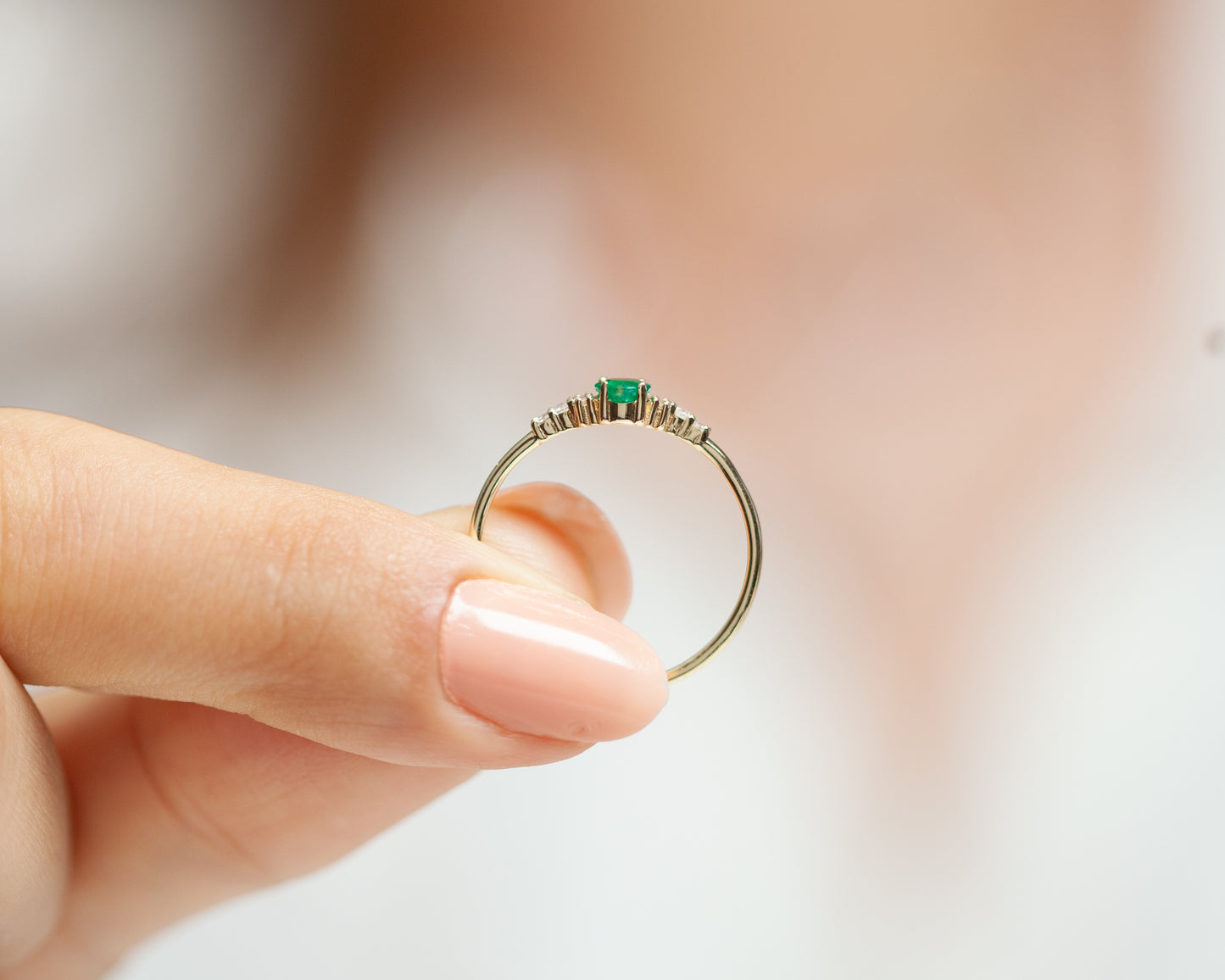 Oval Zümrüt Pırlantalı Yüzük, 14K Sarı-Beyaz-Kırmızı Altın | LR00054DE