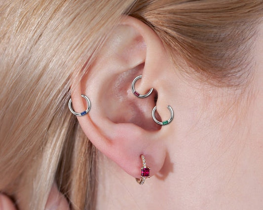 Baget Zümrütlü Halka Piercing, 10-12 MM , 1.2 MM, 14K Sarı-Beyaz-Kırmızı Altın | LC00016E