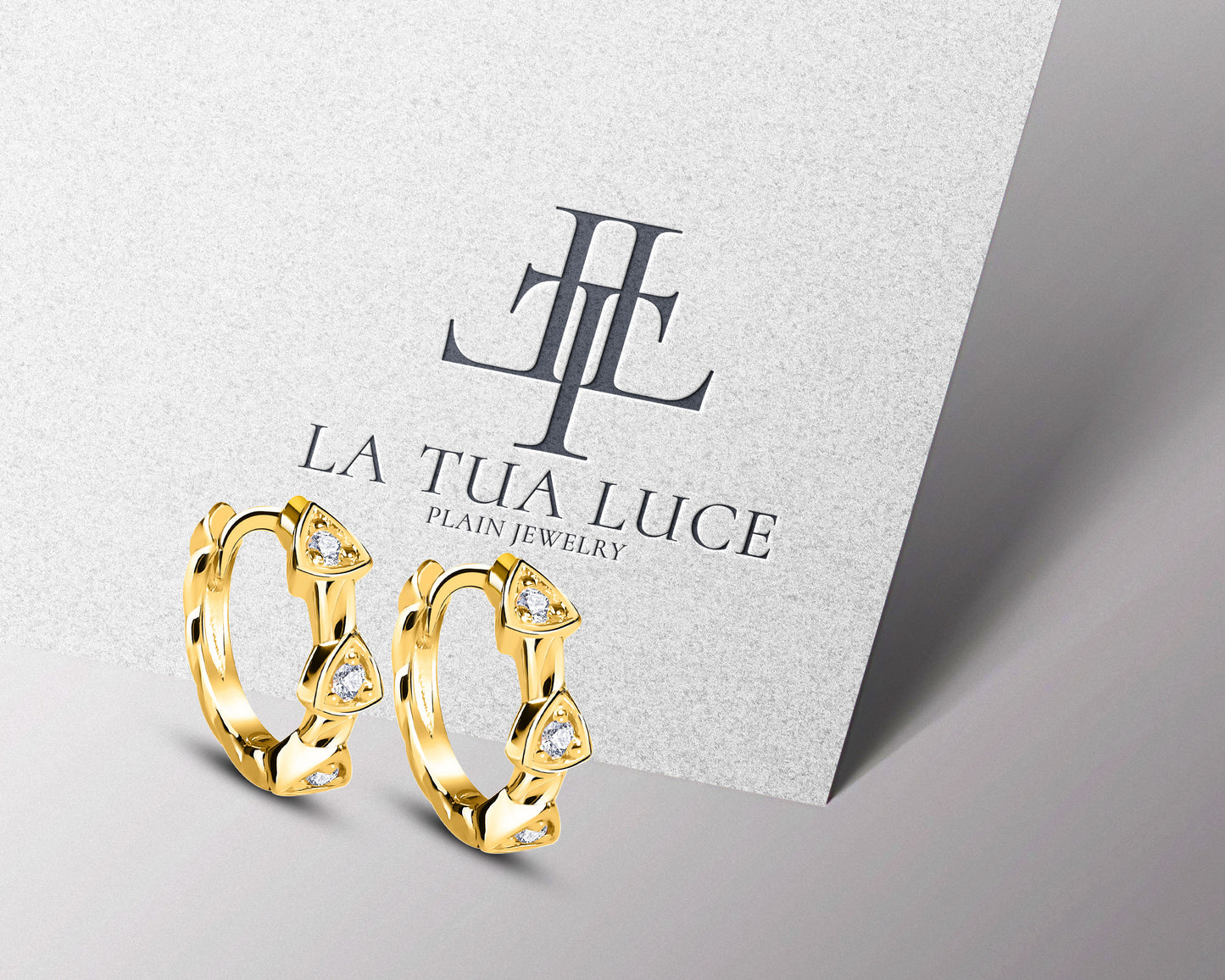 Pırlantalı Üçgen Motifli Küpe, 9.50 MM , 14K Sarı-Beyaz-Kırmızı Altın | LE00014D