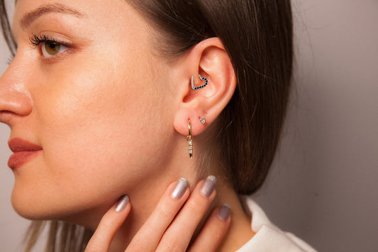 Dizi Siyah Pırlantalı Kalp Halka Piercing, 13 MM , 1.2 MM, 14K Sarı-Beyaz-Kırmızı Altın | LC00017B