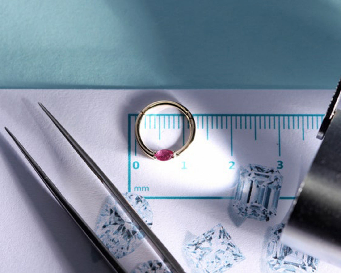 Markiz Yakutlu Halka Piercing, 10-12 MM , 1.2 MM, 14K Sarı-Beyaz-Kırmızı Altın | LC00028R