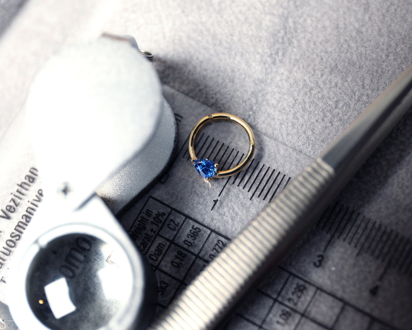 Damla Safirli Halka Piercing, 10-12 MM , 1.2 MM, 14K Sarı-Beyaz-Kırmızı Altın | LC00027S